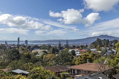 Photo of property in 4/149a Mokoia Road, Birkenhead, Auckland, 0626