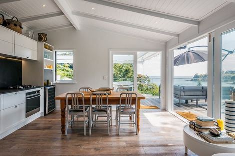 Photo of property in 31 Miro Road, Palm Beach, Waiheke Island, 1081