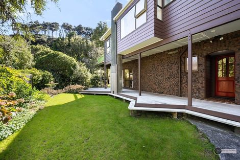Photo of property in 2 Lady Bell Grove, Lowry Bay, Lower Hutt, 5013