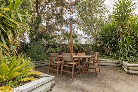 Photo of property in 2 Fergusson Avenue, Waipukurau, 4200