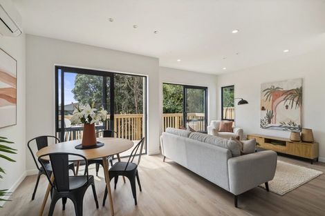 Photo of property in 11a Dianthus Place, Browns Bay, Auckland, 0630