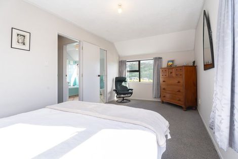 Photo of property in 1 Atwood Grove, Churton Park, Wellington, 6037