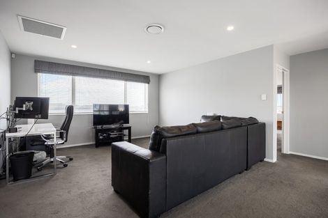 Photo of property in 2 Boocock Crescent, Orewa, 0931