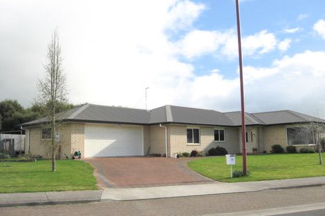 Photo of property in 17 Callum Brae Drive, Rototuna, Hamilton, 3210