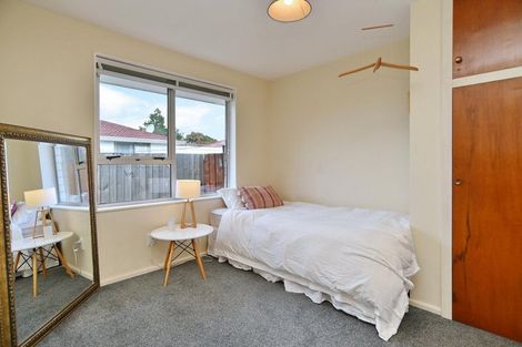 Photo of property in 1/40 Prestons Road, Redwood, Christchurch, 8051