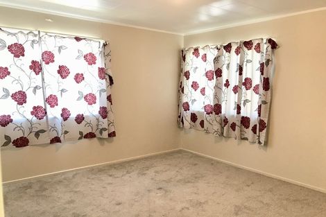 Photo of property in 5 Arde Place, Massey, Auckland, 0614