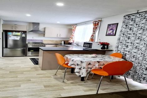 Photo of property in 2/115 Boundary Road, Clover Park, Auckland, 2019