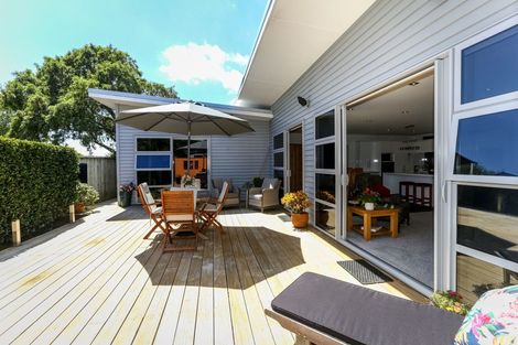 Photo of property in 14 Nursery Place, Westown, New Plymouth, 4310