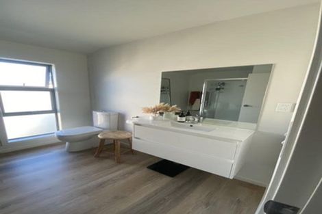 Photo of property in 1117e High Street, Taita, Lower Hutt, 5011