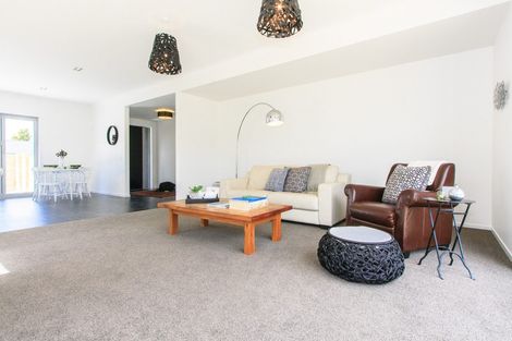 Photo of property in 12 Stewart Crescent, Hokowhitu, Palmerston North, 4410