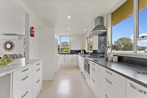 Photo of property in 4 Chibnall Place, Conifer Grove, Takanini, 2112