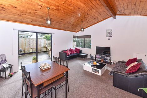 Photo of property in 2/16 Boundary Road, Opaheke, Papakura, 2113