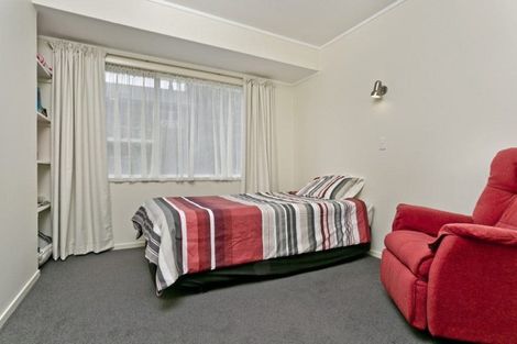 Photo of property in 2/77 Stanaway Street, Hillcrest, Auckland, 0627
