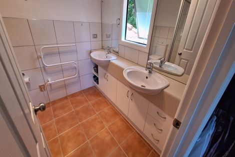 Photo of property in 44 Parkwood Crescent, Gulf Harbour, Whangaparaoa, 0930