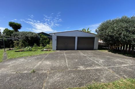 Photo of property in 60 Casuarina Road, Half Moon Bay, Auckland, 2012