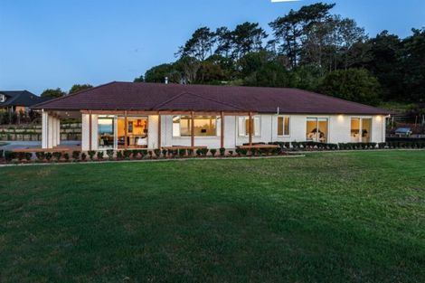 Photo of property in 162 Point View Drive, East Tamaki Heights, Auckland, 2016