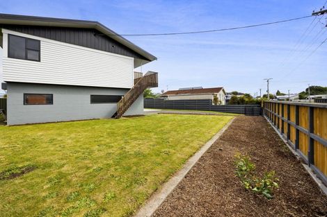 Photo of property in 35 Collins Street, Hawera, 4610