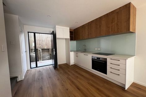 Photo of property in 4/21 Divich Avenue, Te Atatu South, Auckland, 0610