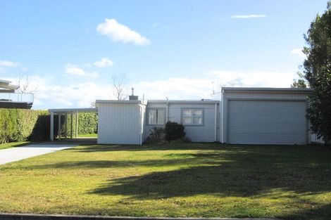 Photo of property in 12 Kinloch Road, Kinloch, Taupo, 3377