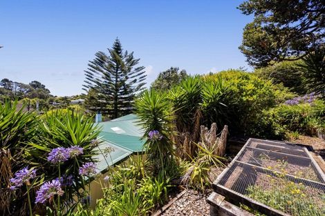 Photo of property in 15 Awanui Street, Merrilands, New Plymouth, 4312