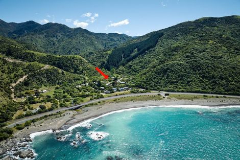 Photo of property in 13 Makura Road, Goose Bay, Kaikoura, 7374