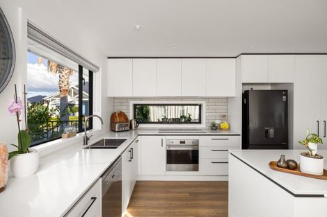 Photo of property in 1 Mida Close, Papamoa Beach, Papamoa, 3118