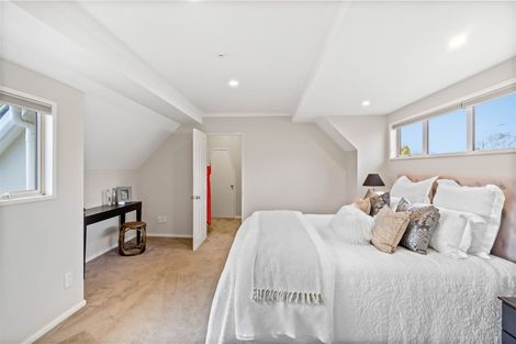 Photo of property in 43 Memorial Avenue, Ilam, Christchurch, 8053