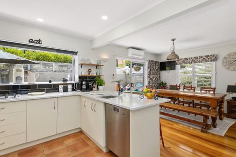 Photo of property in 76 Redwood Avenue, Tawa, Wellington, 5028