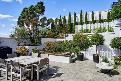 Photo of property in 29 The Crescent, Roseneath, Wellington, 6011