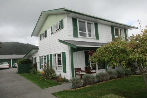 Photo of property in 5 Arthur Grove, Waikanae, 5036