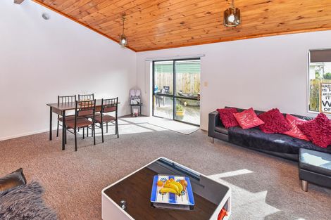 Photo of property in 2/16 Boundary Road, Opaheke, Papakura, 2113