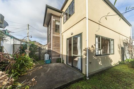 Photo of property in 30 Firth Terrace, Karori, Wellington, 6012