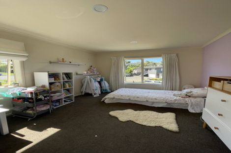 Photo of property in 32 Waldorf Crescent, Orewa, 0931