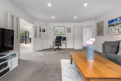 Photo of property in 17 Endeavour Drive, Whitby, Porirua, 5024