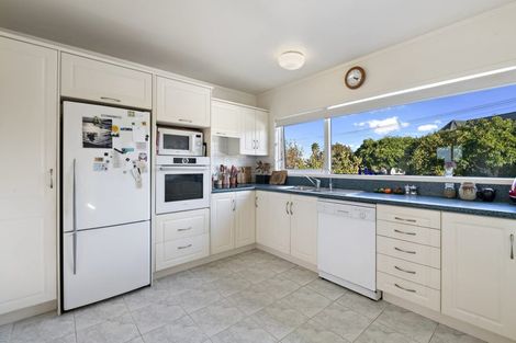 Photo of property in 1/47 Eastcliffe Road, Castor Bay, Auckland, 0620