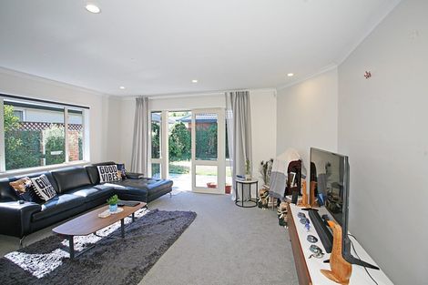 Photo of property in 408a Memorial Avenue, Burnside, Christchurch, 8053