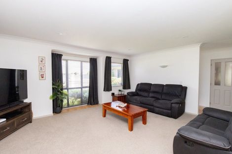 Photo of property in 1 Harris Place, Ngatea, 3503