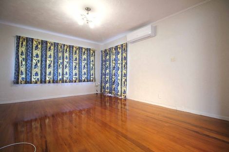Photo of property in 10 Acton Place, Avondale, Auckland, 0600