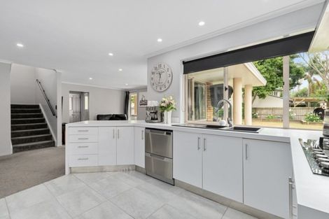 Photo of property in 2 Fernwater Place, Flagstaff, Hamilton, 3210