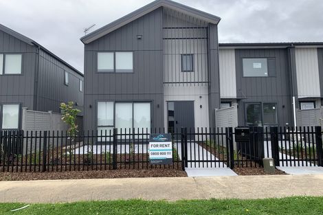 Photo of property in 10 Port Way, Rosehill, Papakura, 2113