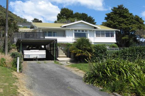 Photo of property in 1 Russell Street, Picton, 7220