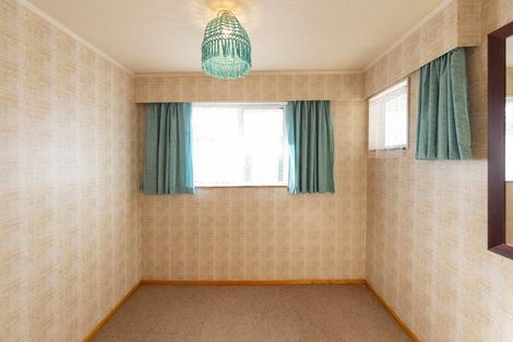 Photo of property in 37 Punga Street, Tangimoana, 4822