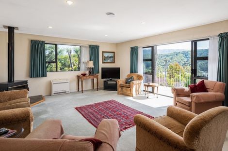 Photo of property in 97 Milton Terrace, Picton, 7220