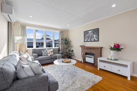 Photo of property in 35 Philomel Crescent, Bayswater, Auckland, 0622