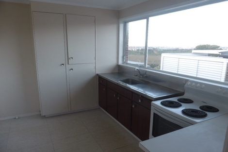 Photo of property in 1/36 Exmouth Road, Northcote, Auckland, 0627