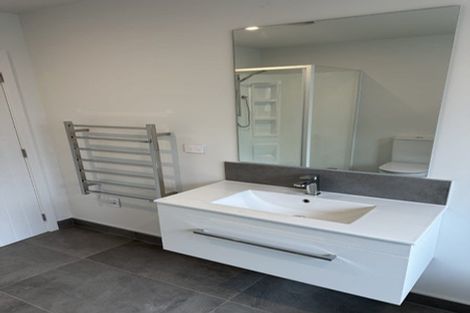 Photo of property in 32 Solitude Crescent, Kelvin Grove, 4414