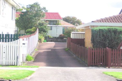 Photo of property in 2/128 Rangitoto Road, Papatoetoe, Auckland, 2025