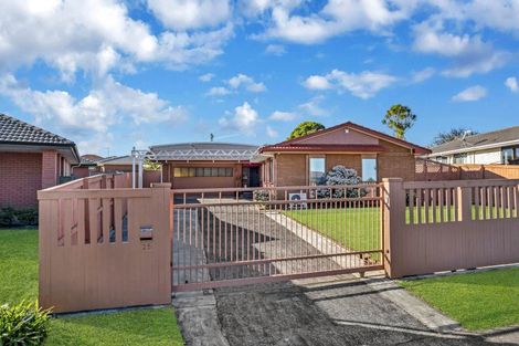 Photo of property in 25 Jillteresa Crescent, Half Moon Bay, Auckland, 2012