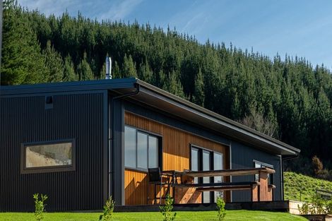 Photo of property in 64 Golf Road, Wakefield, 7025