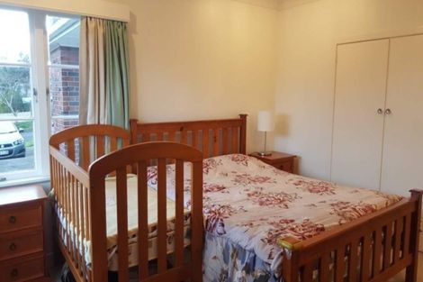 Photo of property in 22 Chilcott Road, Henderson, Auckland, 0612